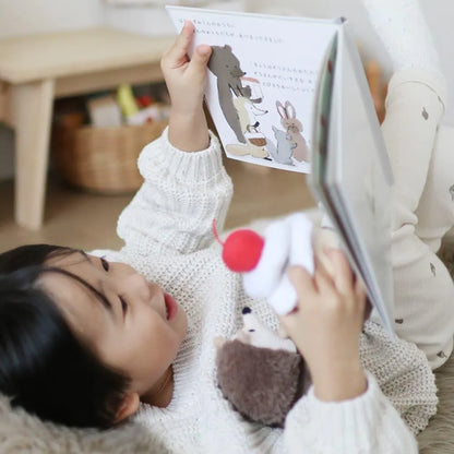 出産祝いにおすすめ ベビーギフト ぬいぐるみ ＋ 絵本 知育玩具セット えほんでごっこあそび 「はりねずみくんとカップケーキ」