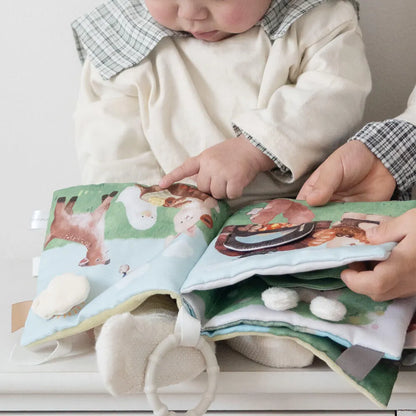 出産祝いにおすすめ ベビーギフト 洗濯できる布絵本 「こぐまくんの焼きたてパン」