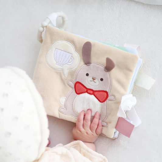 出産祝いにおすすめ ベビーギフト 洗濯できる布絵本 「うさぎたちのお茶会」