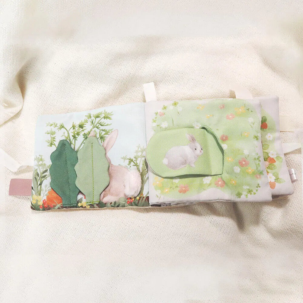 出産祝いにおすすめ ベビーギフト 洗濯できる布絵本 「うさぎたちのお茶会」