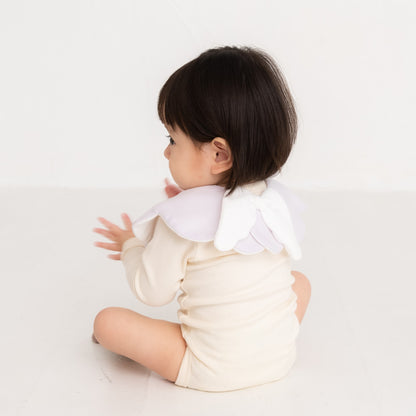 出産祝いにおすすめ スタイとラトルのセット 色が選べるもこもこ天使のスタイとラトル（いちご or 恐竜） lien de famille リヤンドファミーユ
