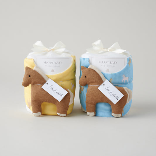 出産祝いギフト 2026年午年生まれに お馬さんのパリモフトイズとスタイのベビーケーキ Lien de famille ブルー イエロー