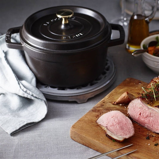 料理好きの人にプレゼント おすすめギフト ストウブ 調理鍋 ブラック