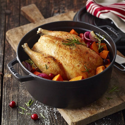 ストウブ鍋の使用イメージ 料理好きの人へのプレゼントにおすすめ